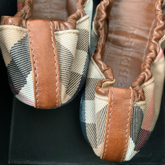 Burberry Ballet Flats in Nova Check Plaid with Brown Leather Triple Buckle EU 37 - Picture 13 of 16